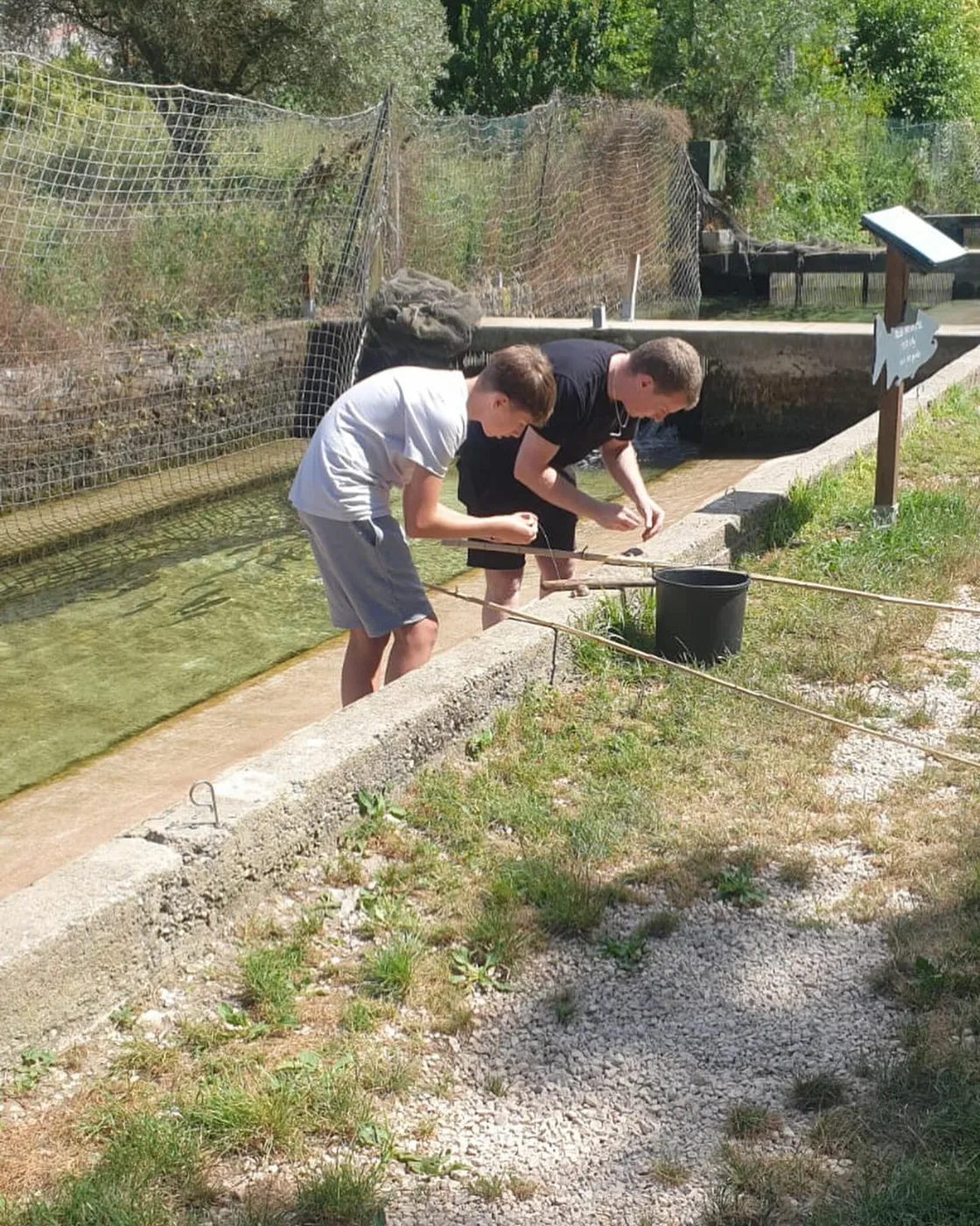 Pêche de la truite à La Truite des Fumades